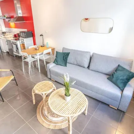 Quiet & Duplex Wifi Near Rhone & Parc Blandan