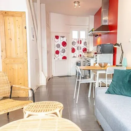 Quiet & Duplex Wifi Near Rhone & Parc Blandan דירה *